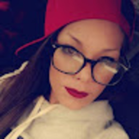 Meet your Posher, Candace - Picture 1 of 1